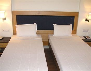 Rukmini Riviera Hotel Hyderabad Bagian luar foto