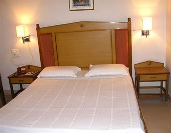 Rukmini Riviera Hotel Hyderabad Bagian luar foto