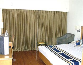 Rukmini Riviera Hotel Hyderabad Bagian luar foto