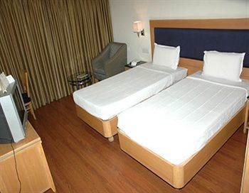 Rukmini Riviera Hotel Hyderabad Bagian luar foto